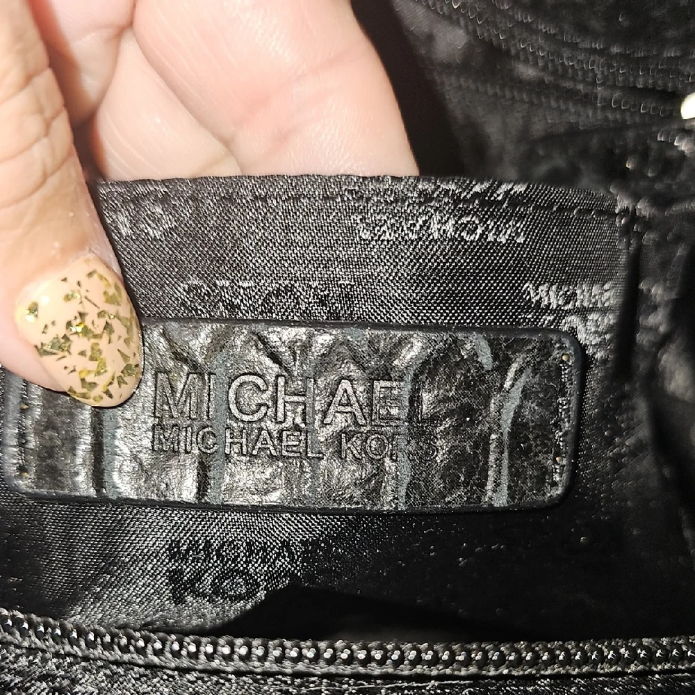 Michael Kors Black Snakeskin Textured Handbag - Picture 5 of 8